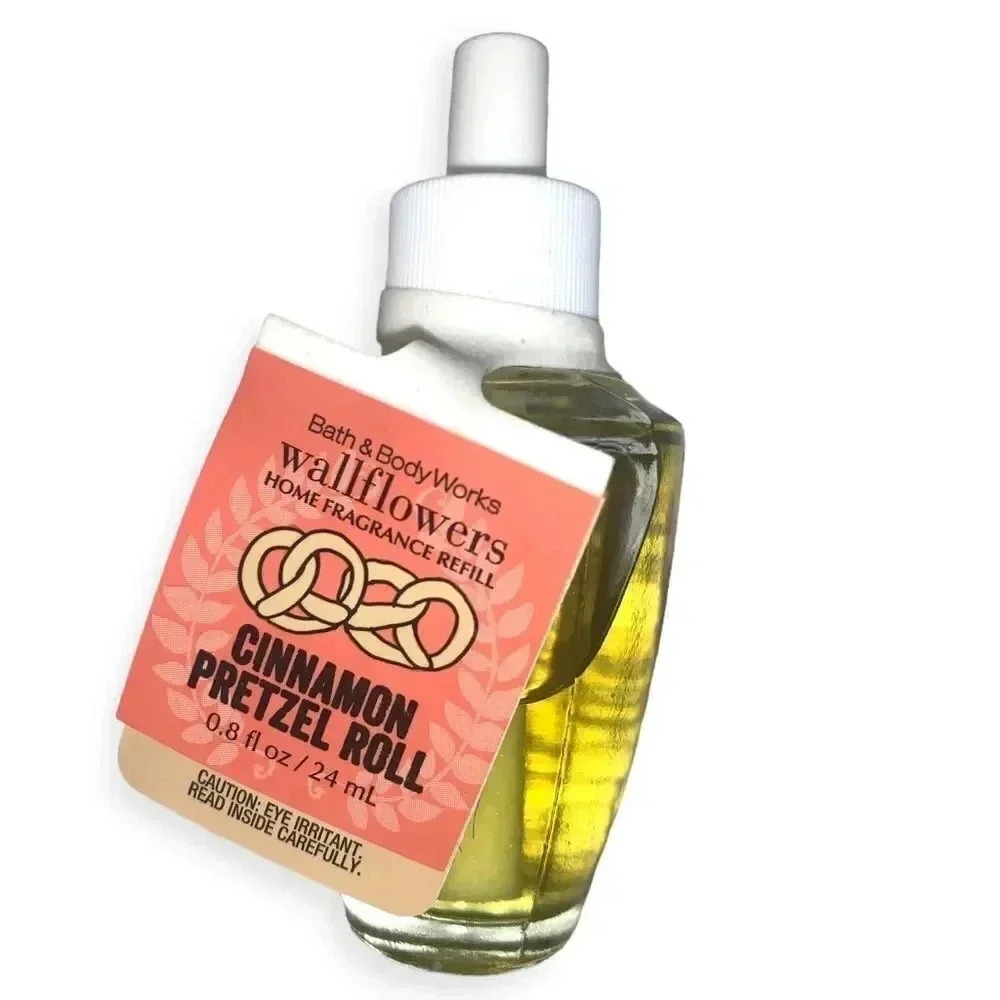 Bath & Body Works Cinnamon Pretzel Roll Fragrance Refill Bulb Wallflowers Rare
